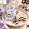 02-ambientada-prato.jpg Alfajor Cookies & Cream